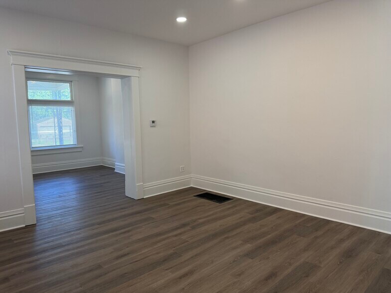 Building Photo - 239 Taylor Ave