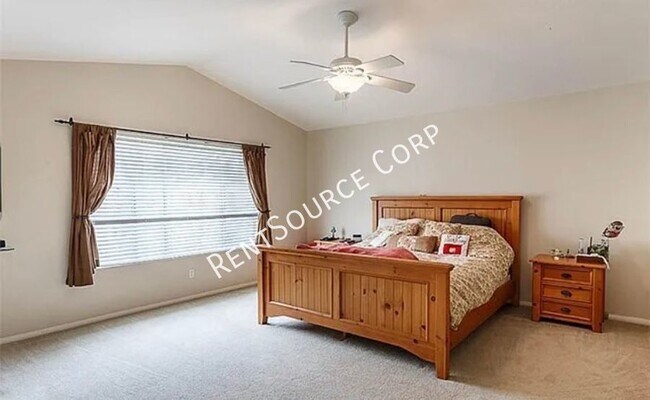 Building Photo - 22909 Redwood Ct