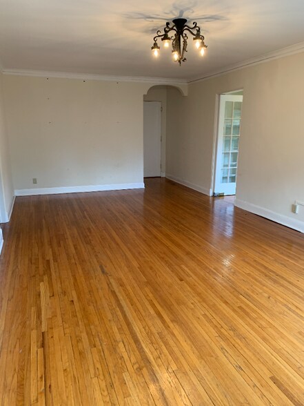 Building Photo - 542 Lincoln Ave