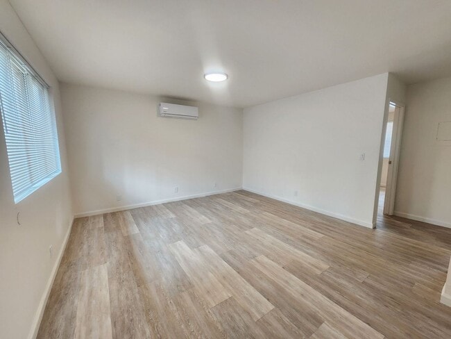 Building Photo - Alamo Apartments 6333