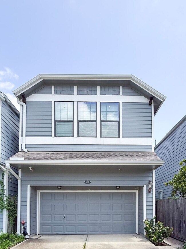Building Photo - Come view this home located in the heart o...