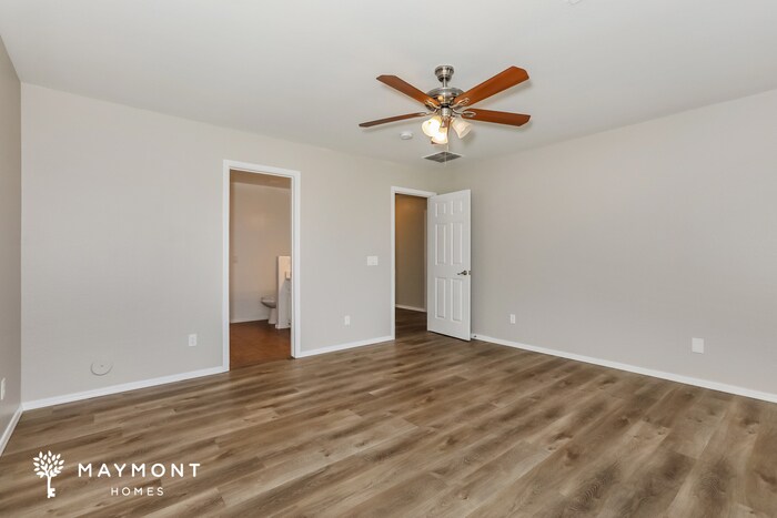 Building Photo - 2328 E Meadow Chase Dr