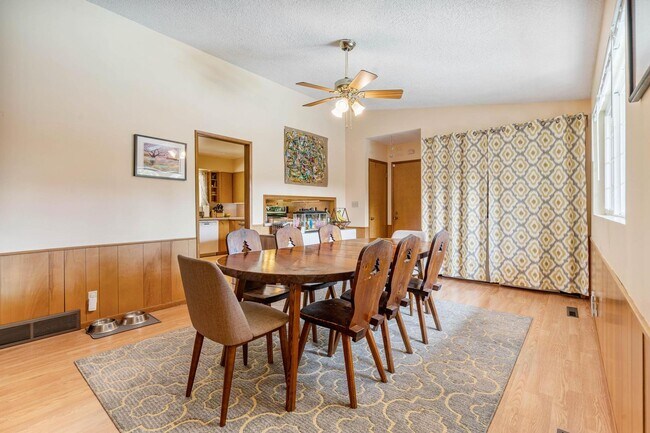 Building Photo - Charming 3-bdrm/2-bath Mid-Century ranch—A...