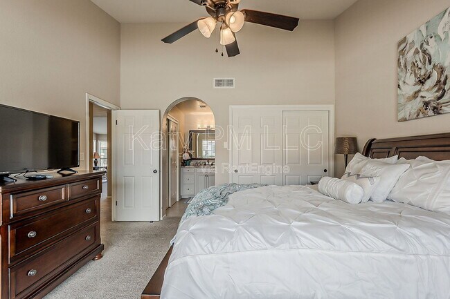 Building Photo - 9707 E Mountain View Rd