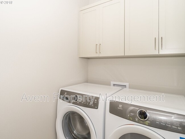 Building Photo - 10909 SW Annand Hill Ct