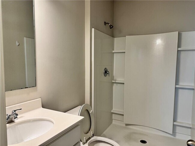 Building Photo - 71 Wayside Terrace