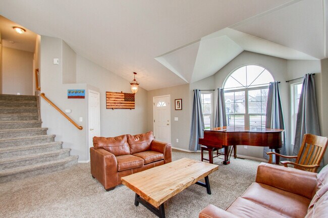 Building Photo - 4038 Pronghorn Meadows Cir