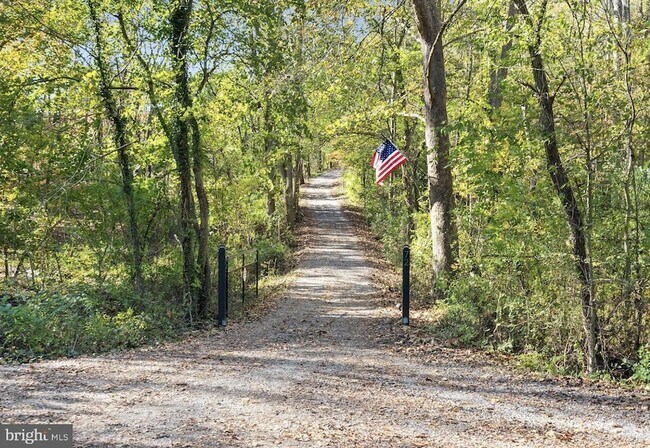 Building Photo - 72 Jordans Rd