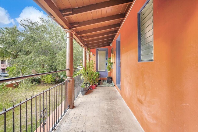 Building Photo - 12287 NE 7th Ave