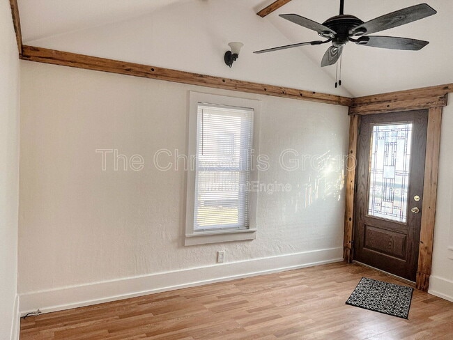 Building Photo - 537 1/2 Bucklin St