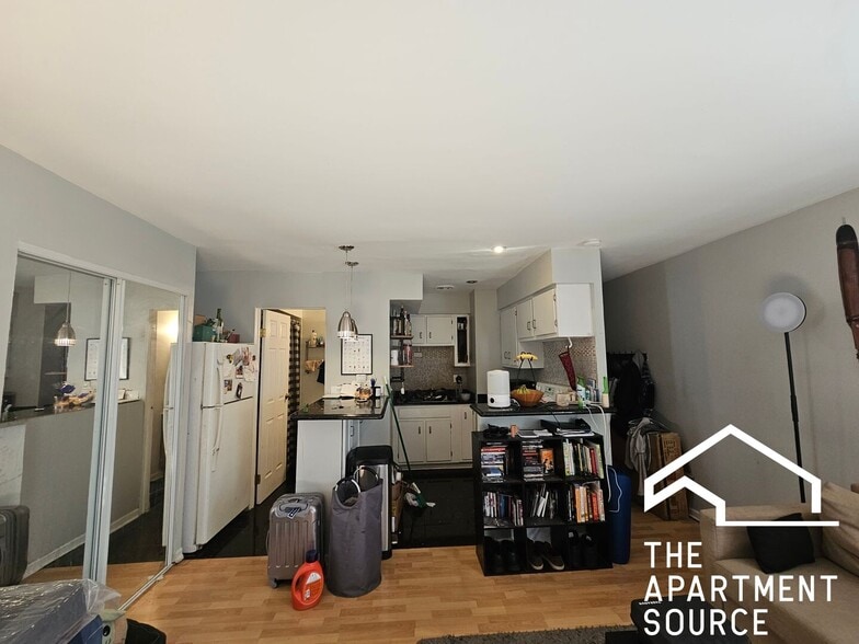 Building Photo - 744 W Gordon Ter