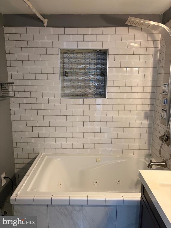 Building Photo - 3245 Aramingo Ave