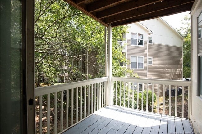 Building Photo - 1018 Wood Creek Dr