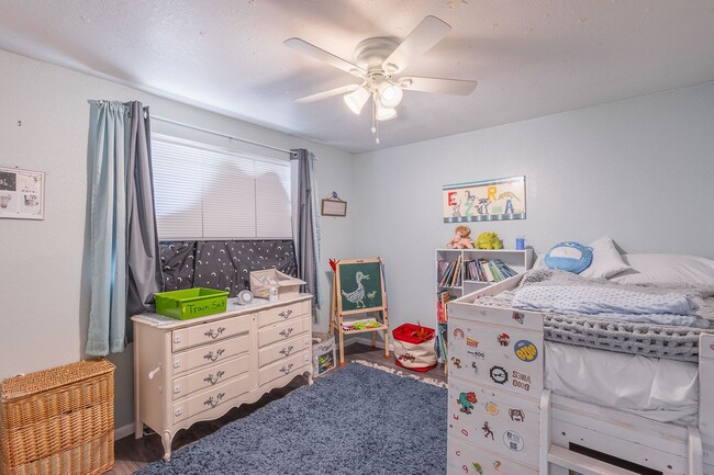 Building Photo - Central Single Family Home