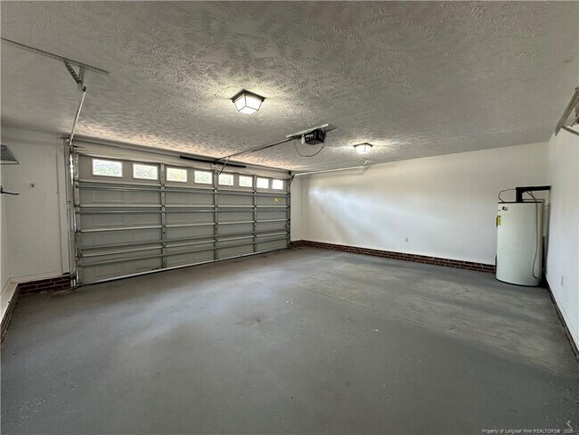 Building Photo - 112 Harvest Ln