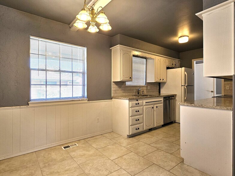 Building Photo - 3826 NW 64th St