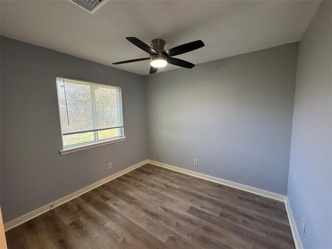 Building Photo - 7234 Ellington Cir