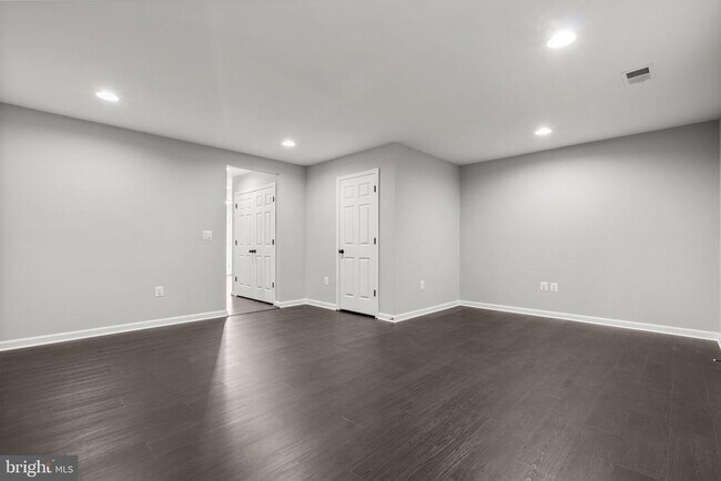 Building Photo - 25628 Pleasant Valley Rd
