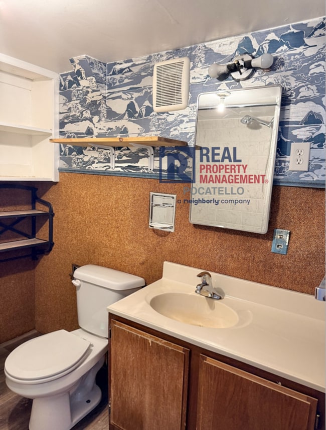 Building Photo - 442 S Arthur Ave