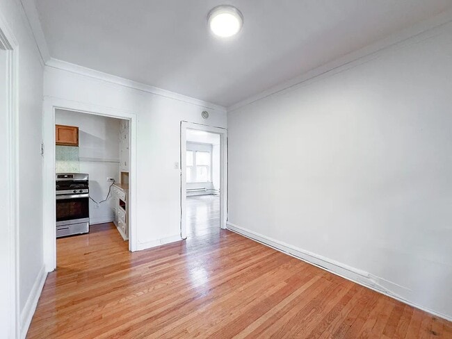 Building Photo - 4222 N Clark St