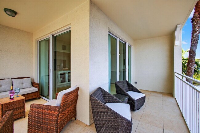 Building Photo - 275 NW Flagler Ave