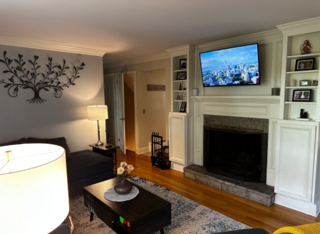 Building Photo - 165 Richardson Dr