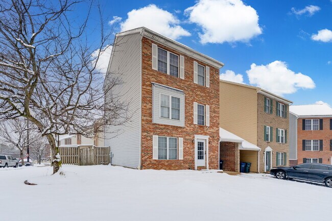 Building Photo - *Fully Furnished Option Available***Nestle...