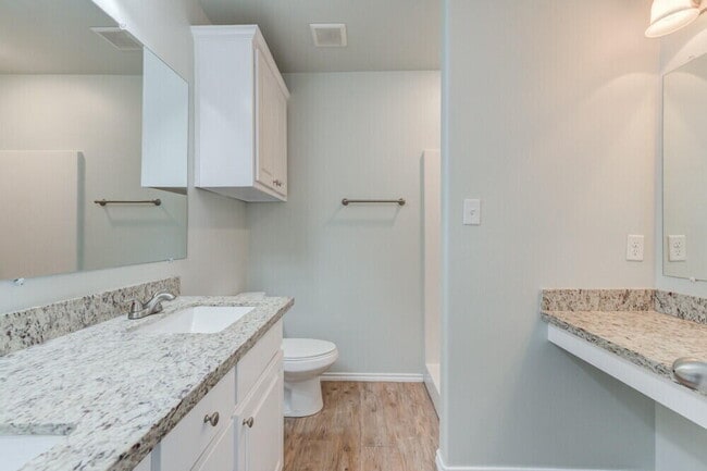 Building Photo - 1303 Kingston St