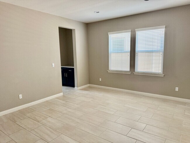 Building Photo - Executive Home in Temecula