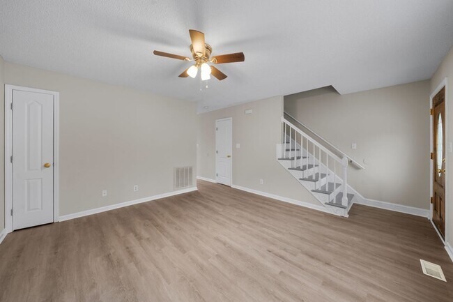 Building Photo - 111 Henley Pl