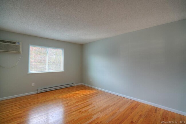 Building Photo - 82 Buddington Rd