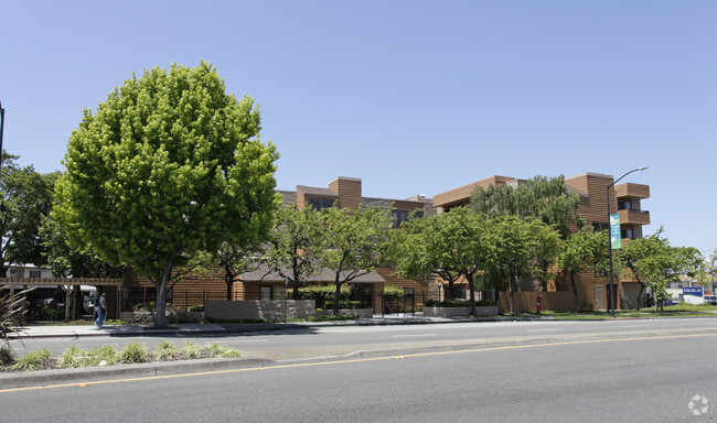 Building Photo - Eskaton Hazel Shirley Manor