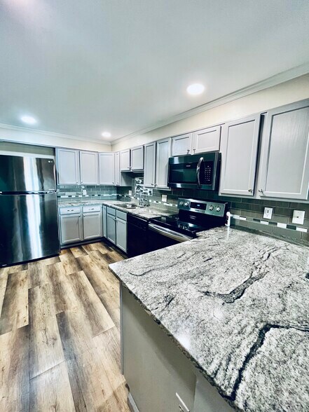 Building Photo - 412 Olympia Dr