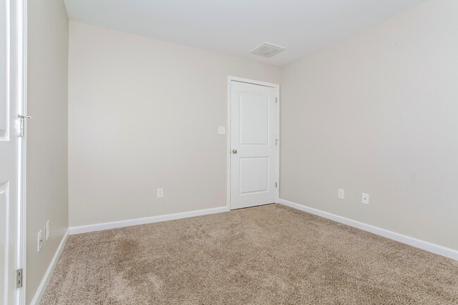 Building Photo - 2509 Guildhall Ln