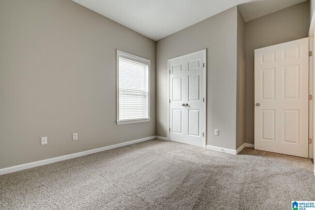 Building Photo - 1621 Old Cahaba Ct