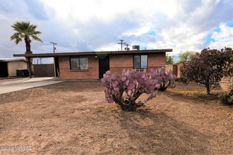 Building Photo - 6162 E 21st St