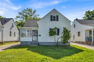 Building Photo - 5535 Oakwood Ave