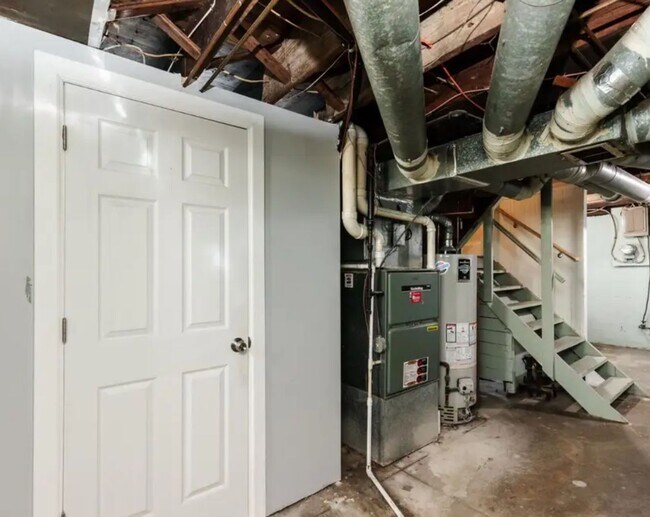 Building Photo - 2556 Williams Ave