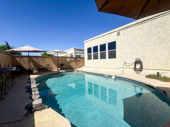 Building Photo - "Well Maintained 3 Bedroom, 2 Bathroom Pool Home in Yuma Corona!"