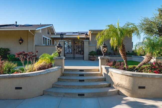 Building Photo - 11141 Limetree Dr