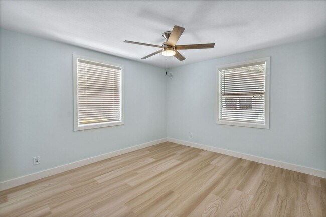 Building Photo - Small Duplex on Amelia Island