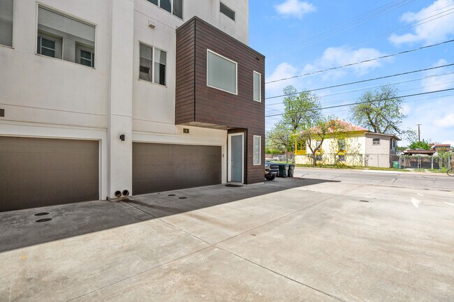 Building Photo - 505 Tillery St