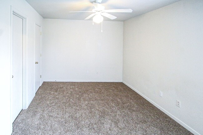 Building Photo - Spacious 3BR/2BA Fourplex with Private Backyard