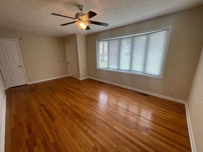 Building Photo - 5039 Coker St