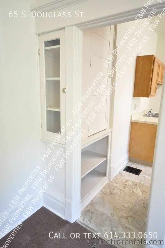 Building Photo - 65 S Douglass St