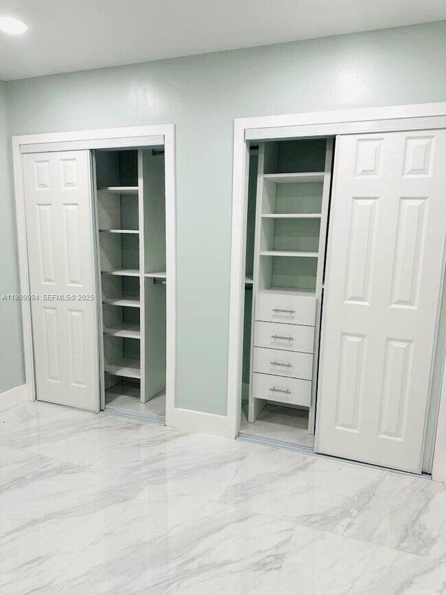 Building Photo - 10370 SW 174th Terrace