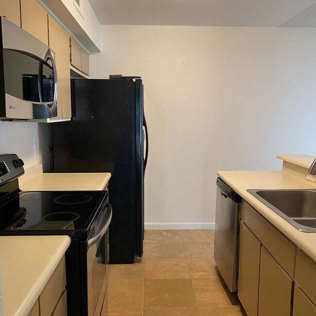Building Photo - 750 Del Verde Cir