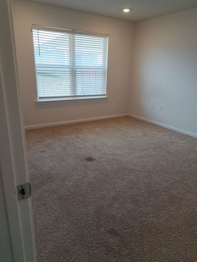 Building Photo - 4012 Millicent Ln