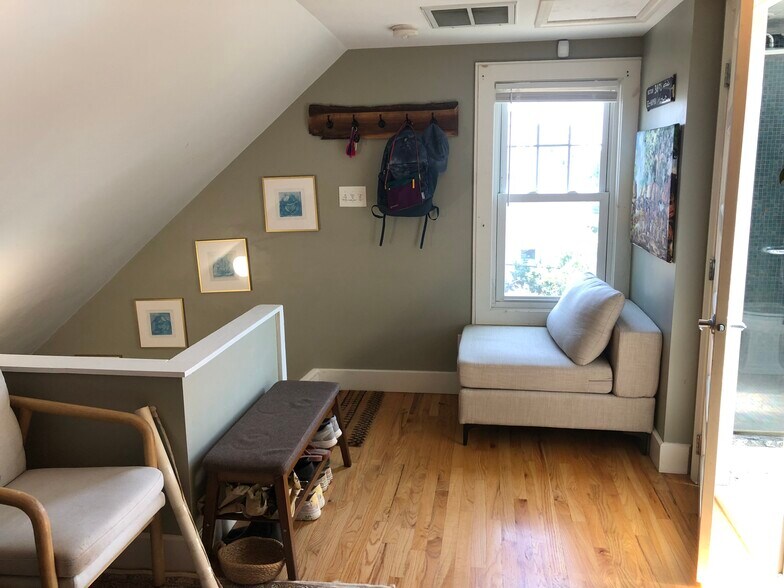 coming into apt - 2465 E 124th St