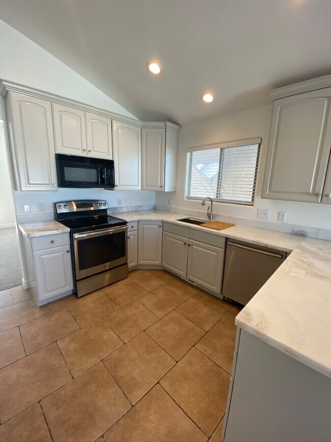 Building Photo - 13123 Pioneer Park Dr